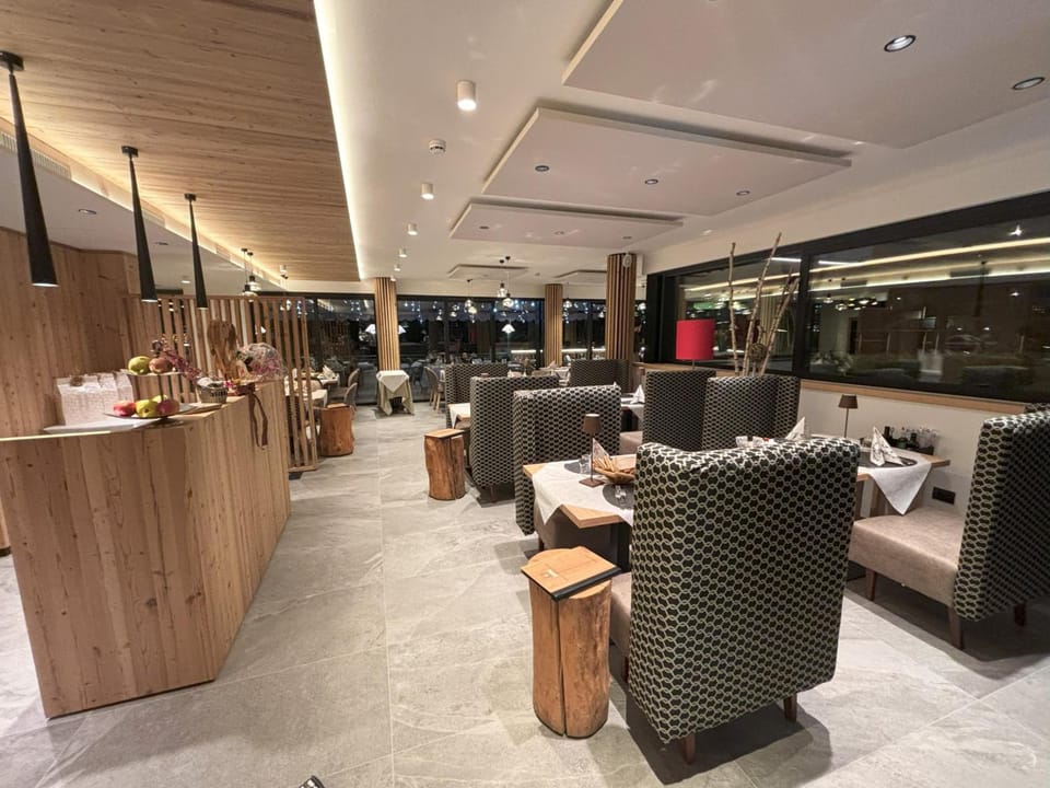 Alexander Hotel Alpine Wellness Dolomites Hotel in Molveno