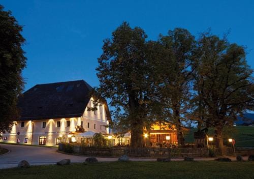 Klosterwirt Hoglworth Hotel in Berchtesgadener Land