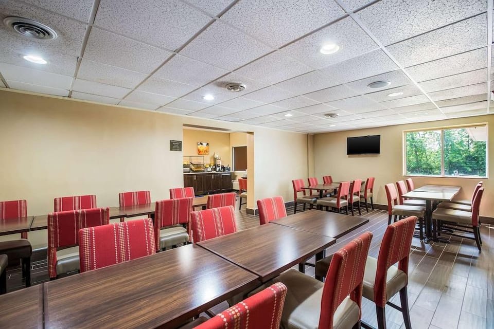 Baymont Inn & Suites Wright Patterson AFB Hotel in Fairborn