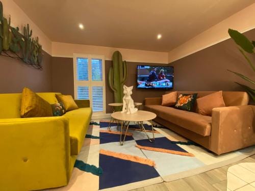 Ailim House Serviced Cottage Escape, around the corner from the Old Course Hotel in Saint Andrews