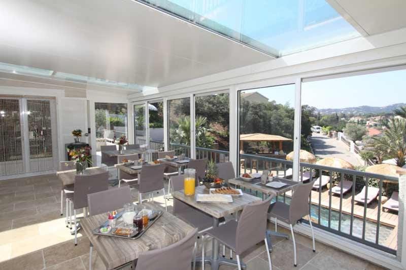 Villa Tricoli B&B avec Piscine Hotel in Roquebrune-sur-Argens