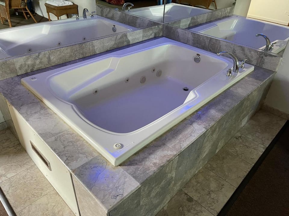 Hot tub