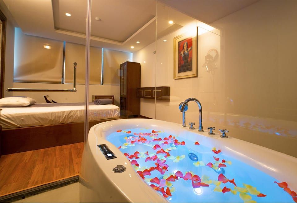 Le Hoang Beach Hotel Danang Hotel in Da Nang