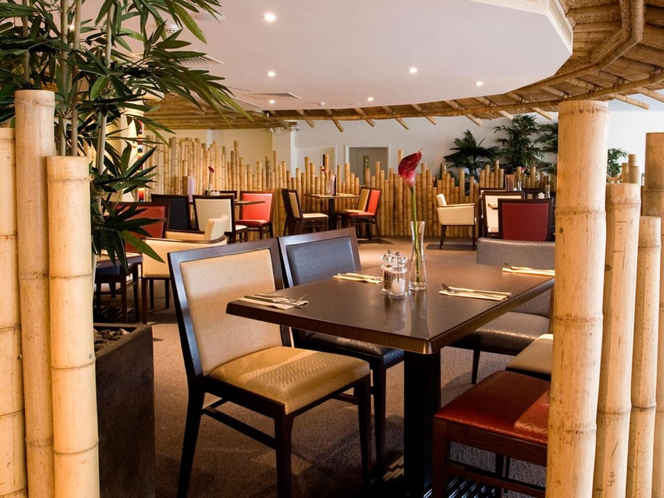 TLH Carlton Hotel - TLH Leisure, Entertainment and Spa Resort Hotel in Torquay