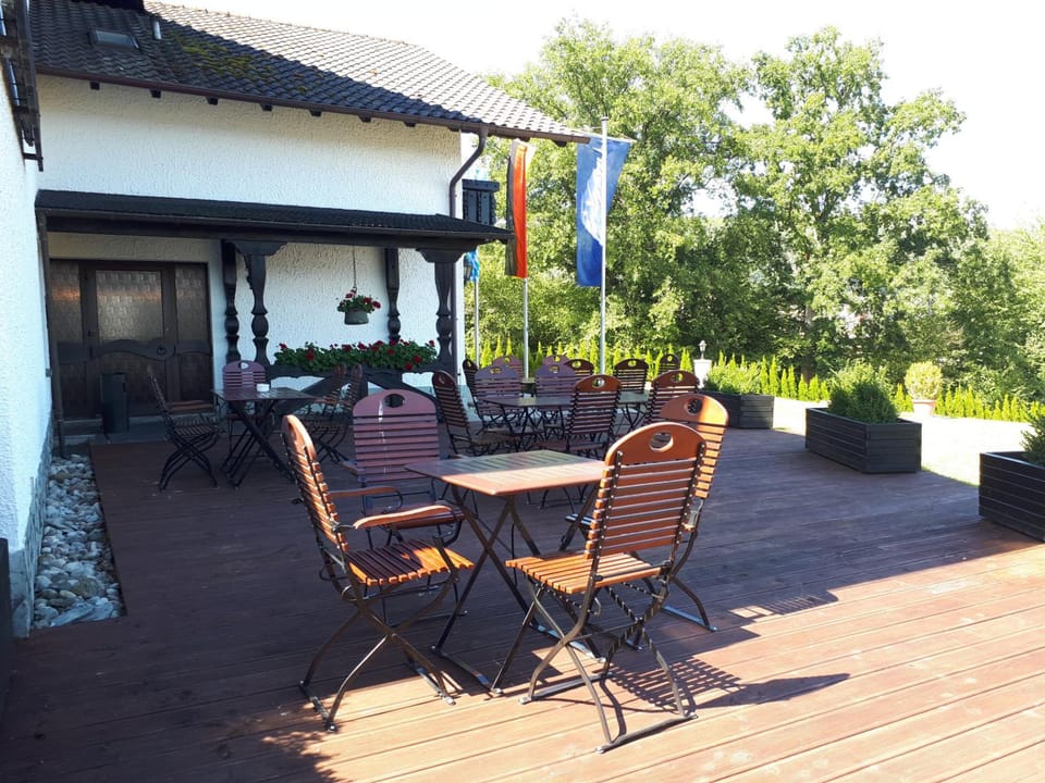 Hotel - Gasthof Spessarttor & Hotel Bergwiesen - Zimmer mit Balkon Hotel in Hesse