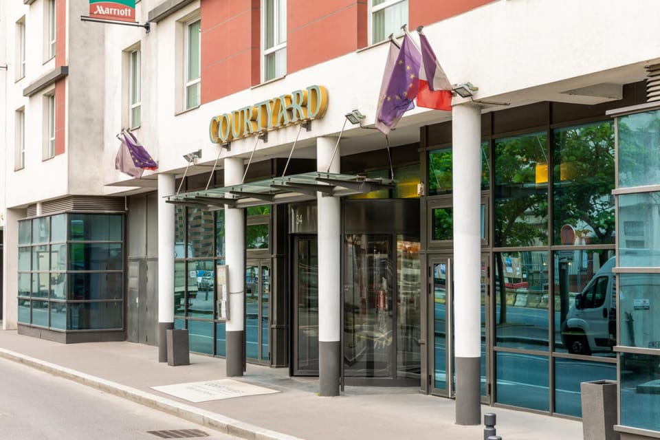 Courtyard by Marriott Paris Saint Denis Hotel in Saint-Denis, France