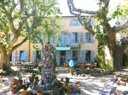 Domaine Regis Freres Hotel in Vidauban