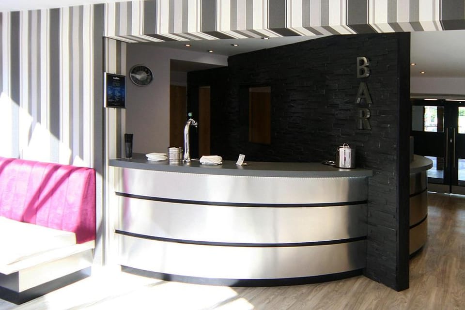 Damon’s Hotel Hotel in Lincoln