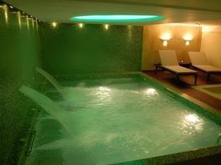 Hot tub