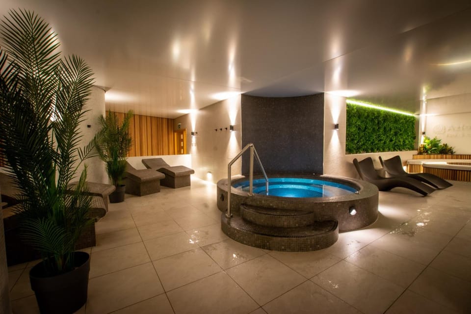 TLH Derwent Hotel - TLH Leisure, Entertainment and Spa Resort Hotel in Torquay