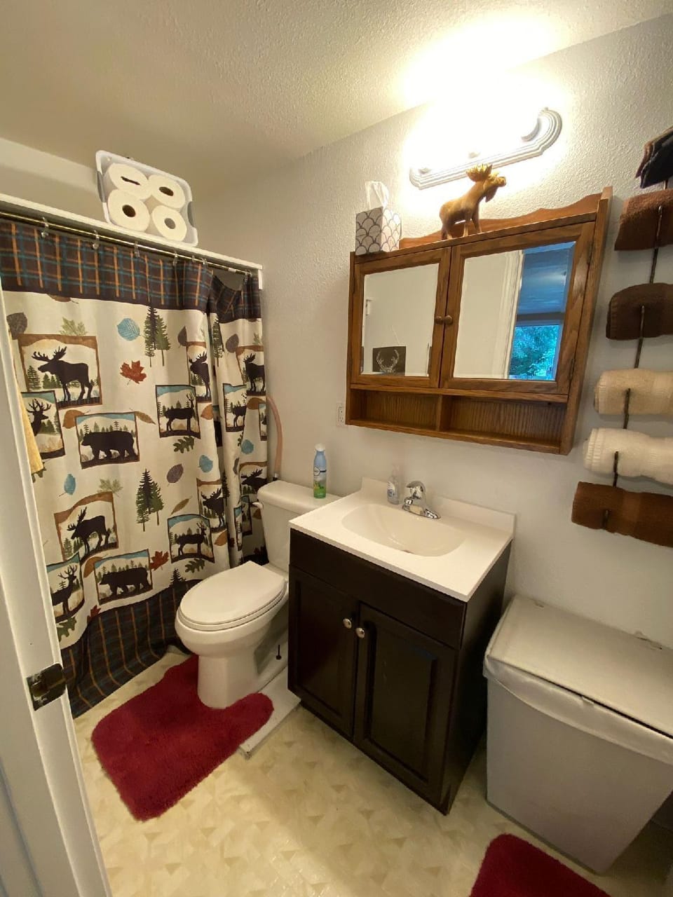 Nauti Otter Inn and Yurt Village Hostel in Alaska