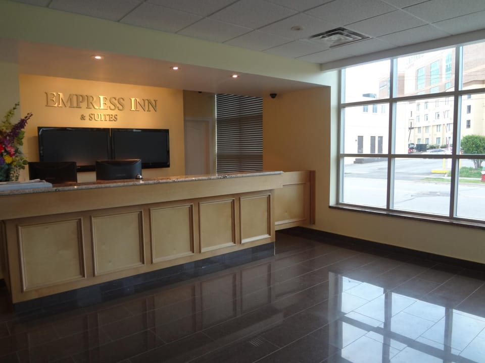 Empress Inn and Suites by the Falls Hotel in Niagara Falls