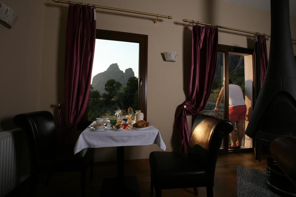 Epavlis Meteora Suites Hotel Hotel in Kalabaka