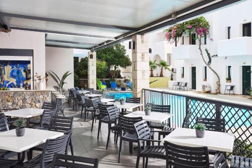 Eva Suites & Apartments Hotel in Agia Marina