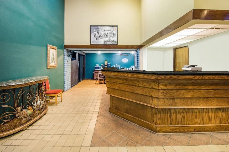 Republic Hotel of Ozona Hotel in Texas