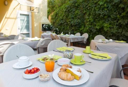Hotel Al Caval Hotel in Torri del Benaco