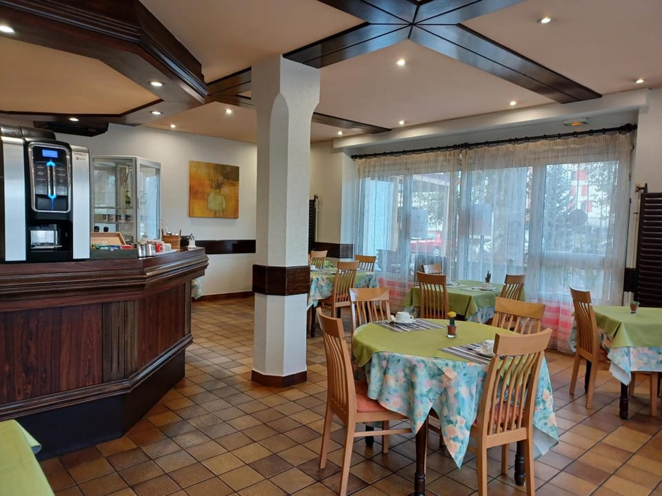 Logis Hotel Restaurant Bellevue Annecy Hotel in Annecy