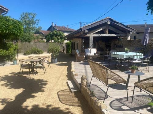 GITE DU ROY D'AMONT Plaine de l'Ain, repas sur reservation Hotel in Auvergne-Rhône-Alpes