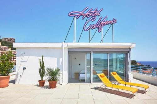 Hotel California Hotel in Le Lavandou