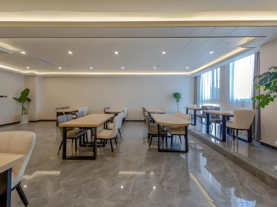 GreenTree Inn Zhejiang Jiaxing Honghe Town Hotel in Zhejiang