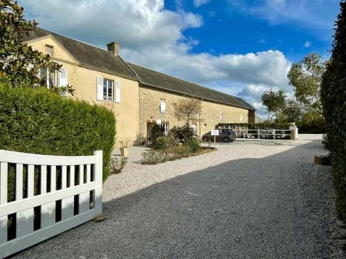 Les chambres d'Omaha Beach Etablissement avec deux chambres d'hotes, petit-dejeuner compris fait-mai Hotel in Normandy