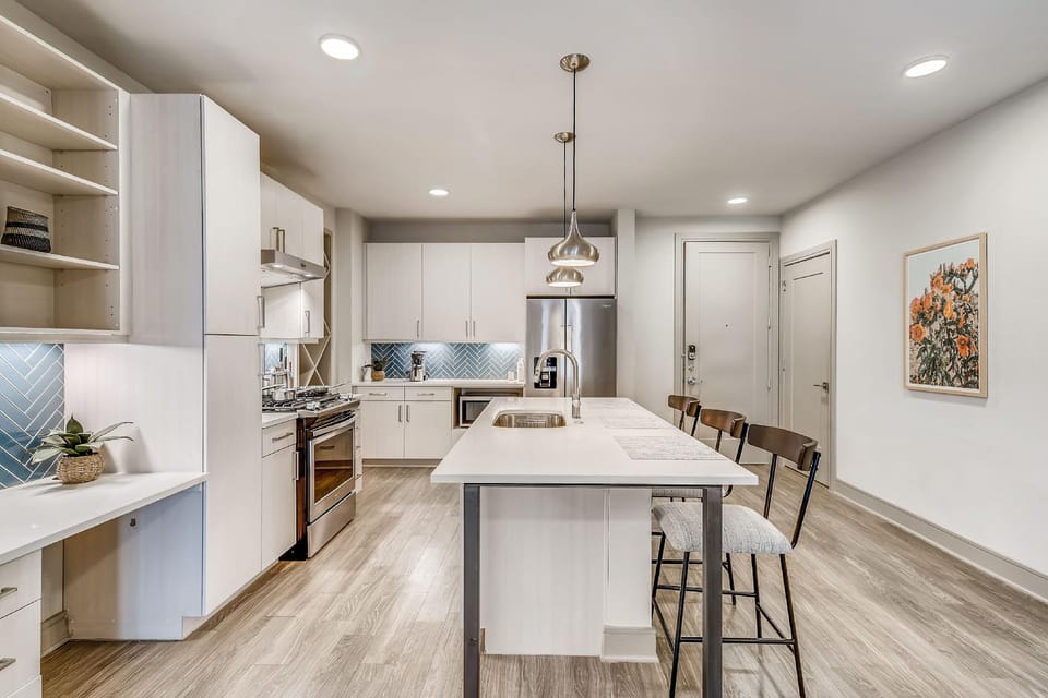 Sentral East Austin at 1614 E Sixth Hotel in Austin