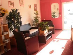 Hotel De La Gare Hotel in Montluçon