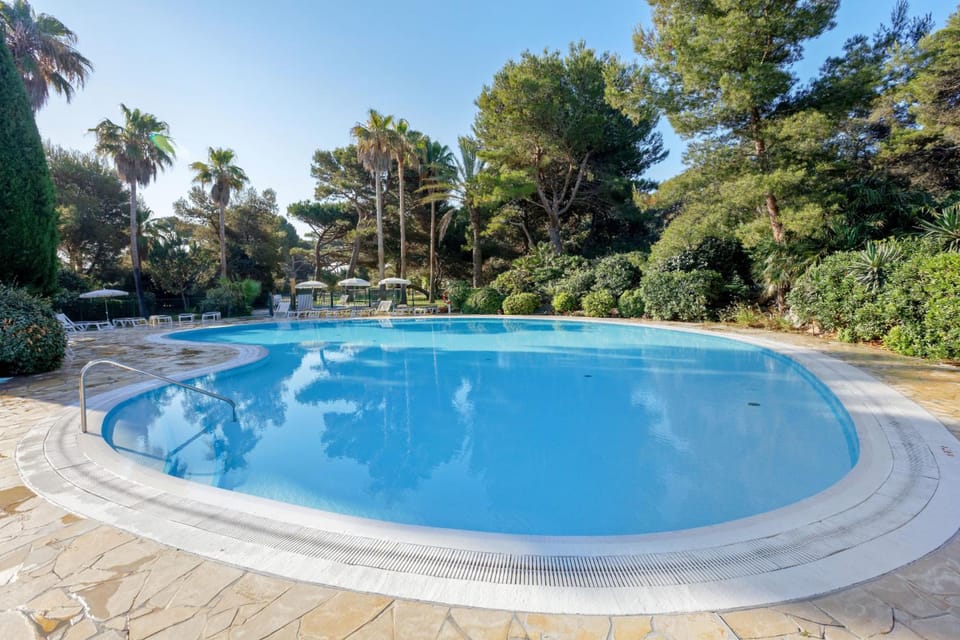 Residence Pierre & Vacances La Pinede Hotel in Hyères