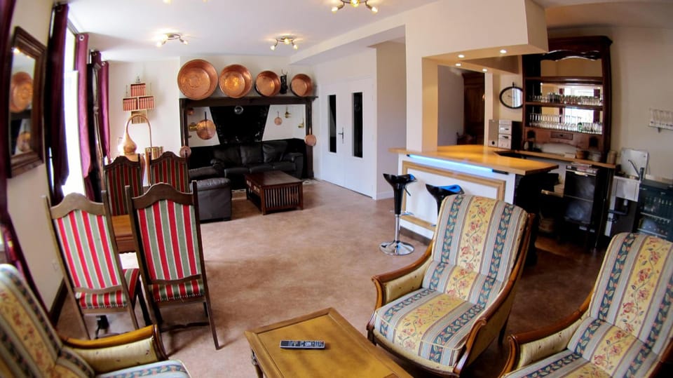 Shared lounge/TV area