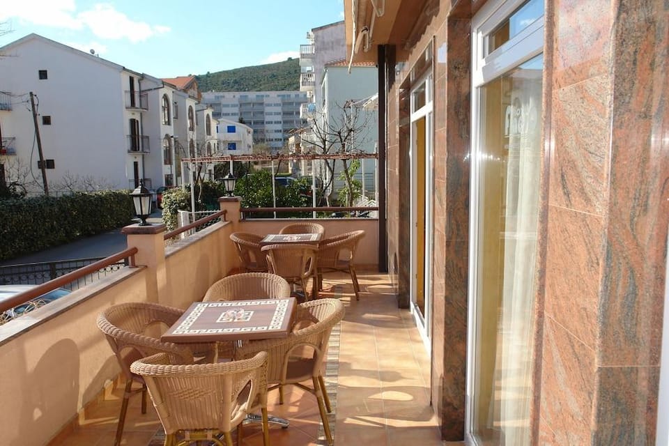 Hotel Fineso Hotel in Budva