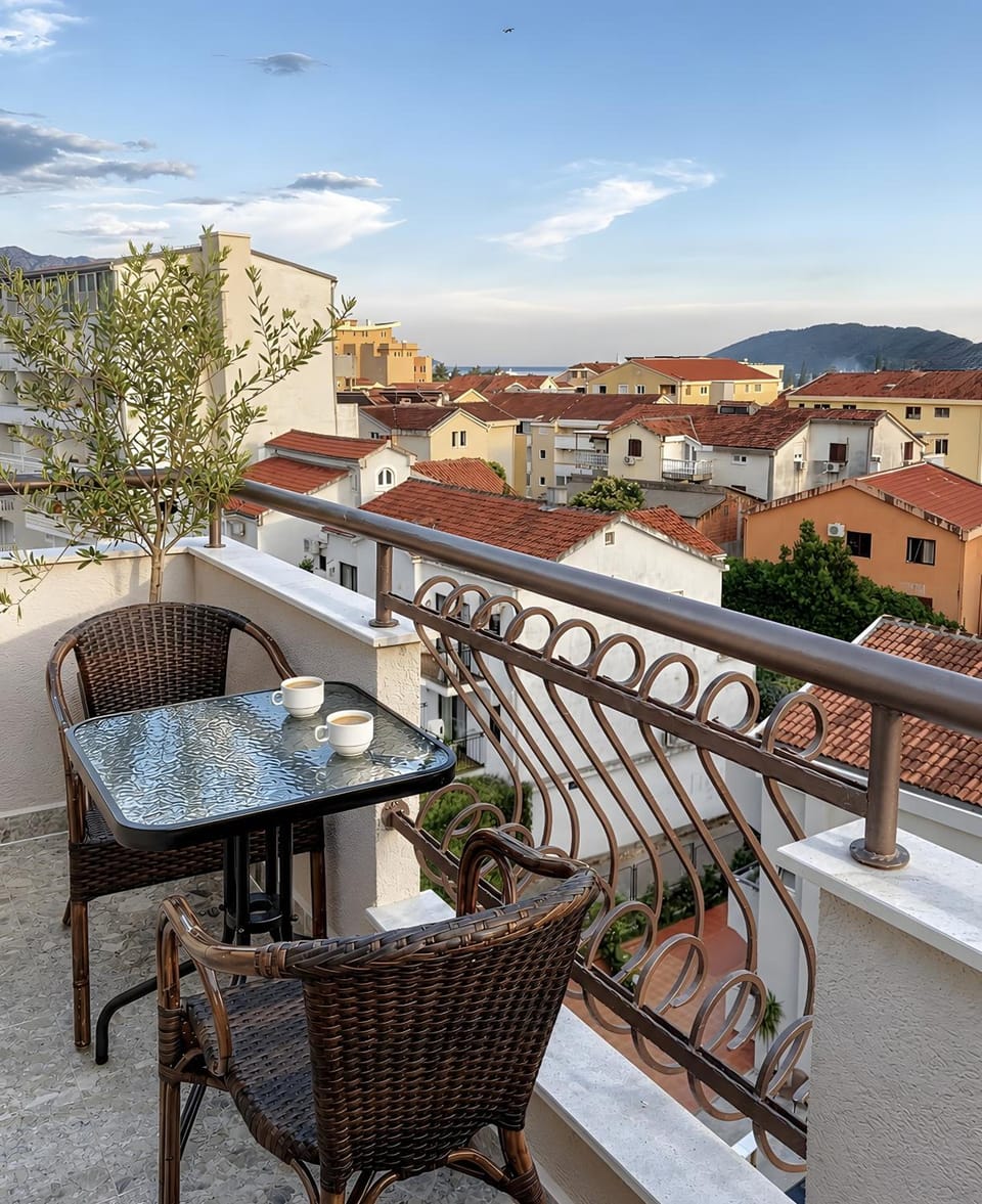 Hotel Fineso Hotel in Budva
