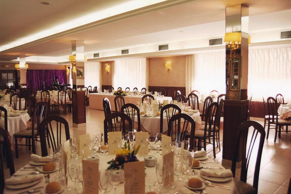 Banquet hall