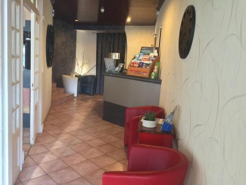 Hotel Le Faisan Hotel in Montluçon