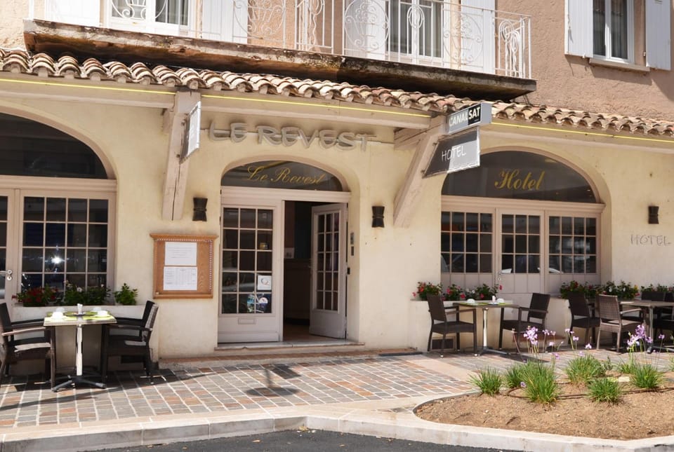 Brit Hotel Confort Le Revest Sainte-Maxime Hotel in Sainte-Maxime