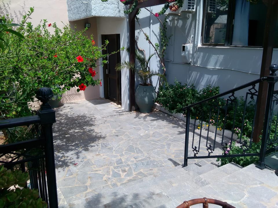 Elvira Hotel Hotel in Stalida