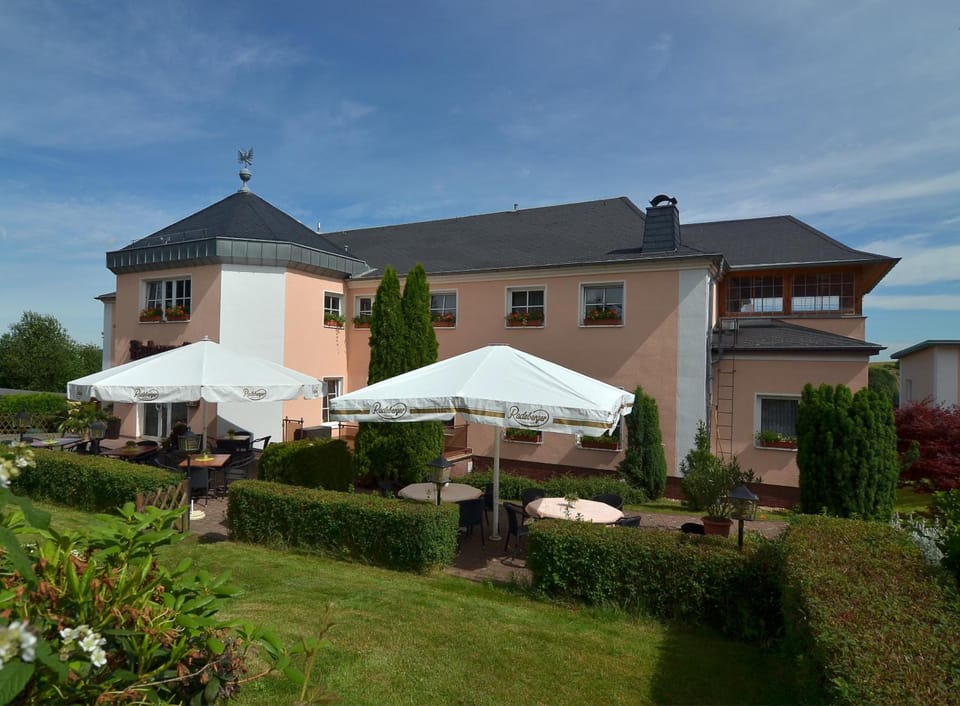 Hotel Rabennest Hotel in Freital