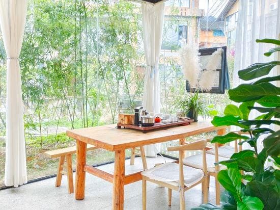 Shiyue Guesthouse Hotel in China