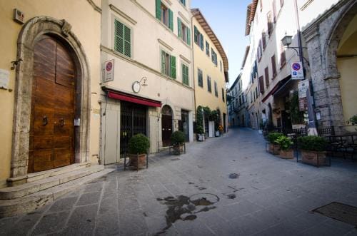 Dimora Dell'Erbe Rooms Hotel in Montepulciano