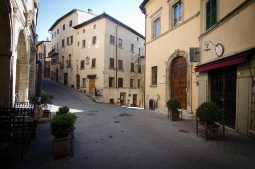 Dimora Dell'Erbe Rooms Hotel in Montepulciano