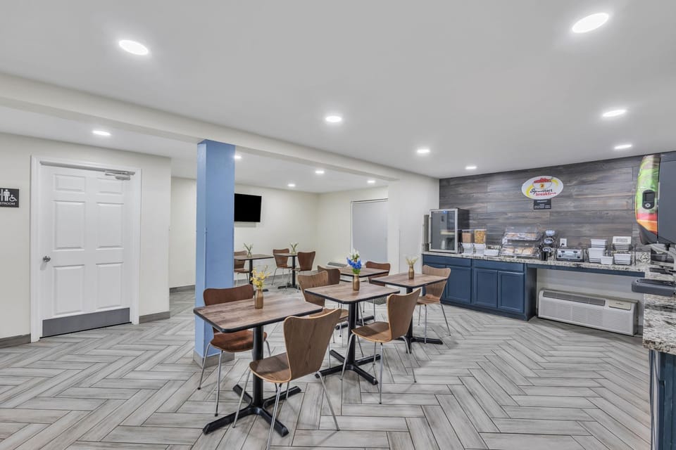 Super 8 by Wyndham Morganton Hotel in Morganton