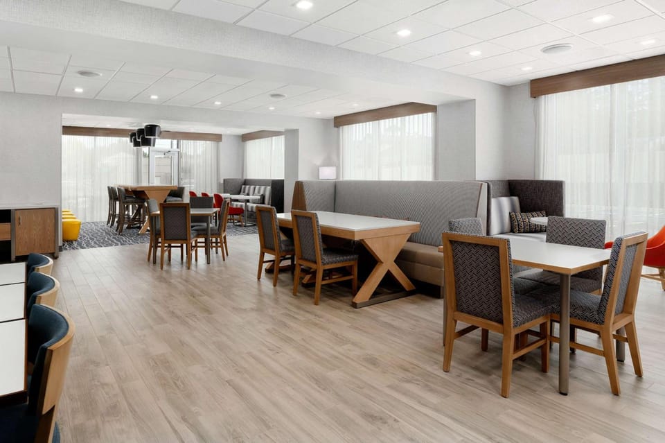 Hampton Inn by Hilton Bellingham Airport Hotel in Bellingham