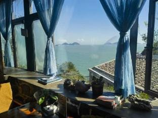 Between sky and sea Hotel in Zhejiang