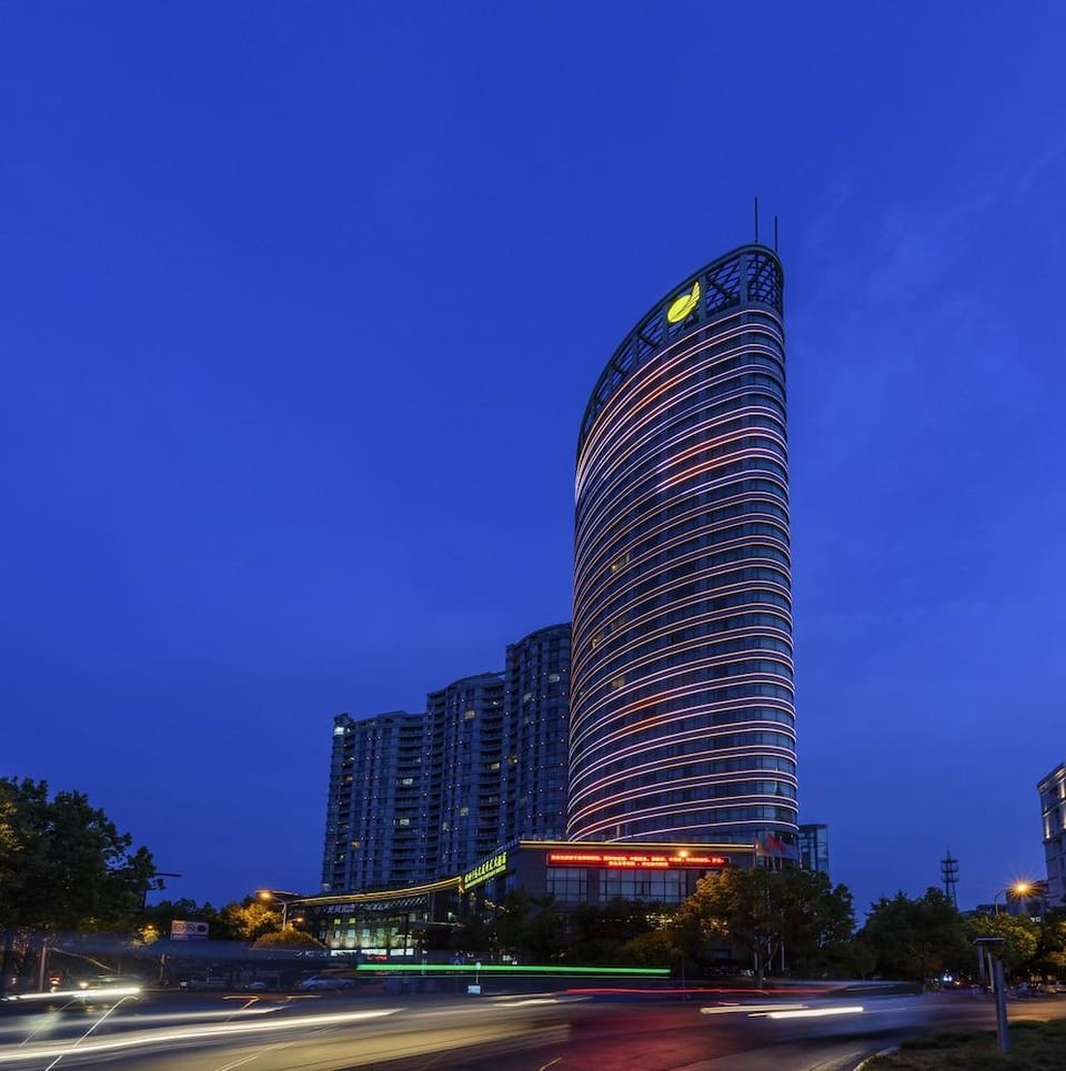 New Century Hangzhou Qiandao Lake Longting Hotel Hotel in Hangzhou