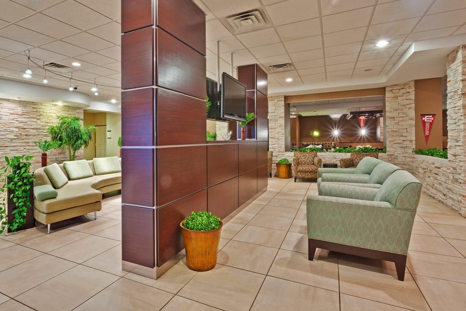 Holiday Inn Bloomington By IHG Hotel in Bloomington