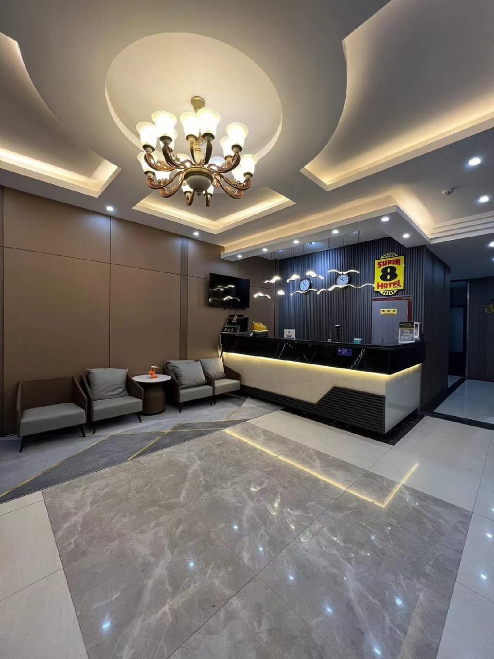 Super 8 Hotel Dingzhou Chongwen Street Hotel in China