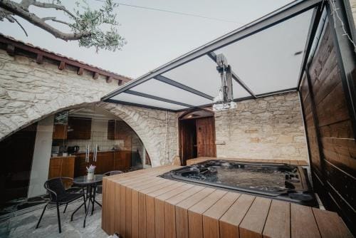 The Stonehouse Suites with Private Bath Spas Hotel in Limassol District