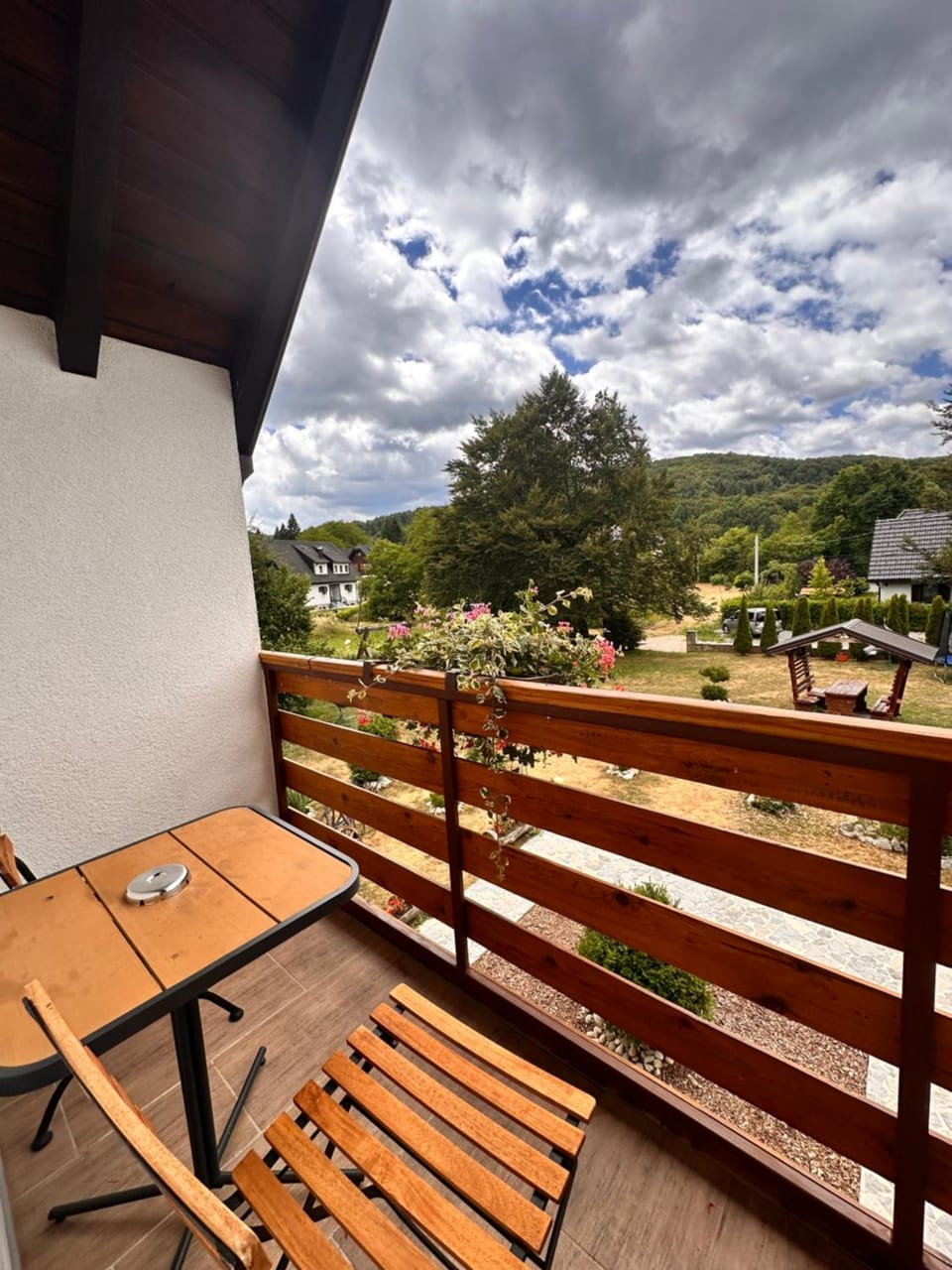 Guesthouse Green Valley Hotel in Jezerce