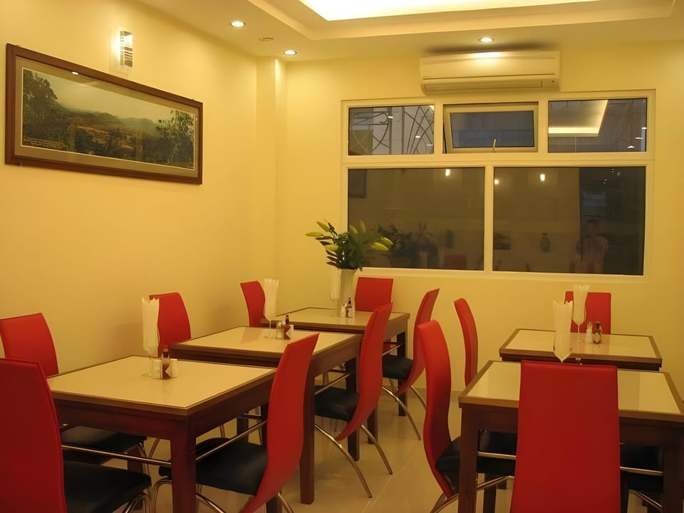 Ipeace Hotel - Bui Vien Walking Street Hotel in Ho Chi Minh City