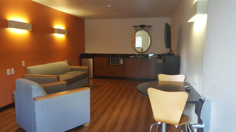 Motel 6 Columbus, OH - OSU Hotel in Clintonville