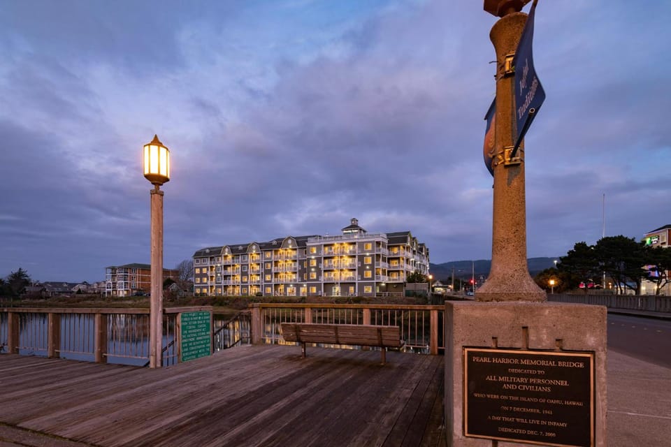RIVERTIDE SUITES Hotel in Seaside